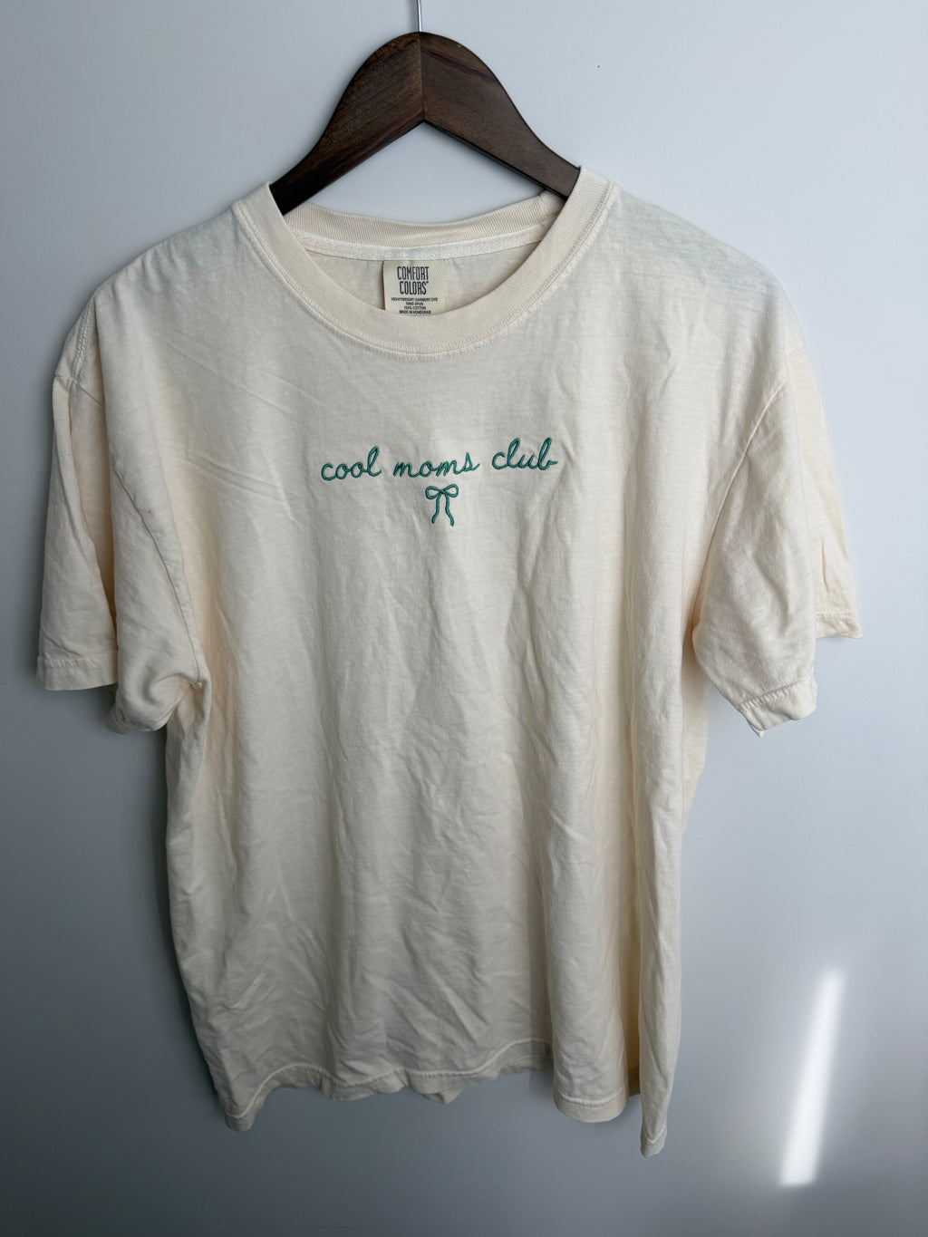 Cool moms club embroidered tee